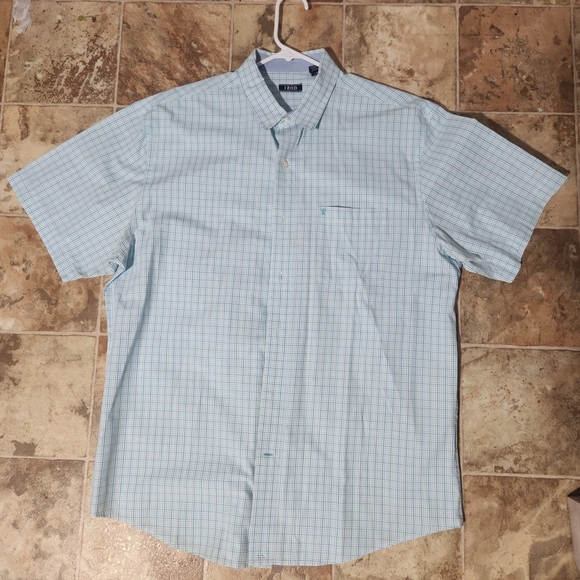 IZOD Men's Light Blue Size L. Checkered Shirt - Picture 1 of 7